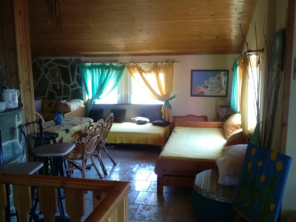 Villa Julia Nea Plagia Exteriör bild
