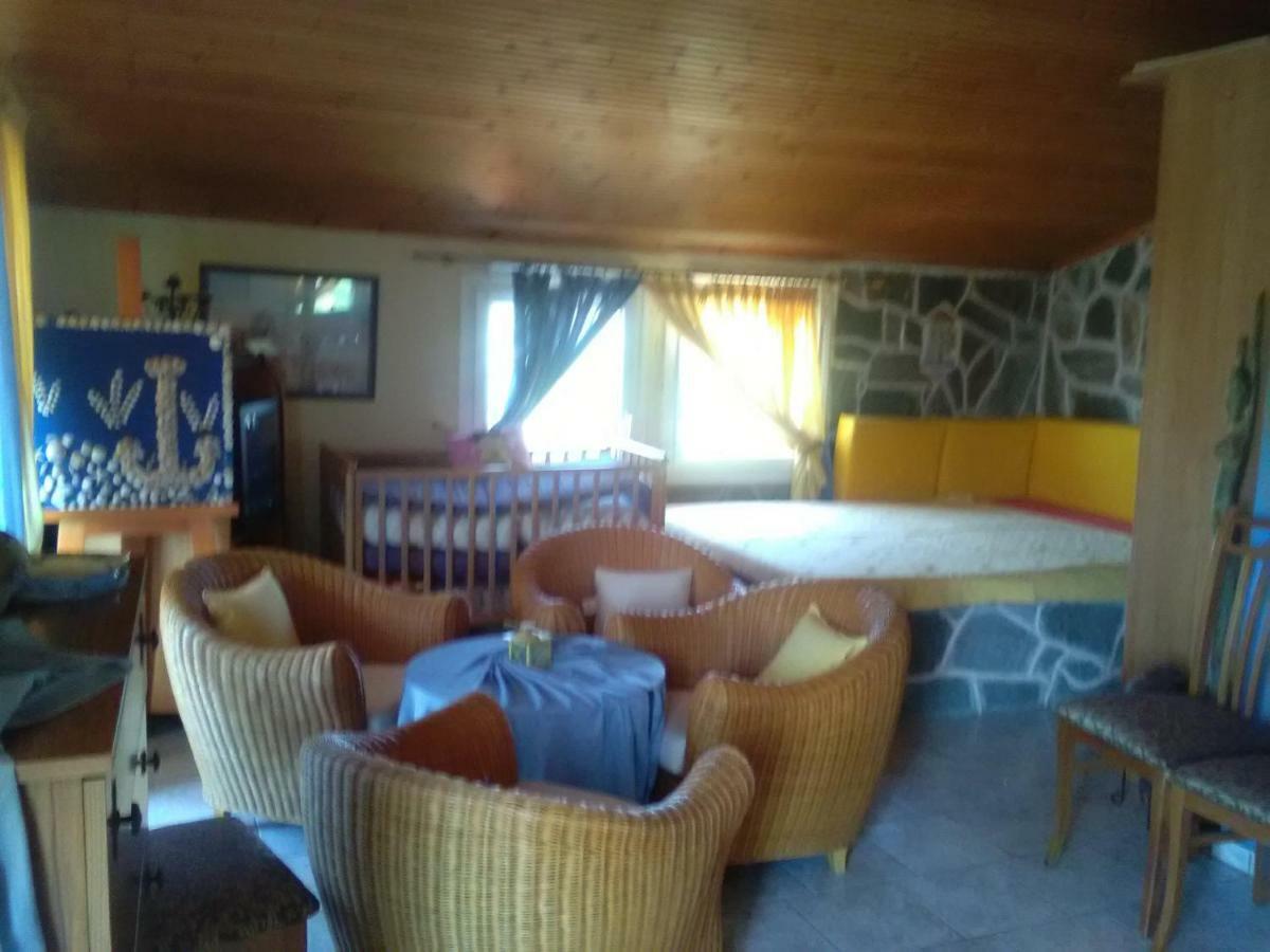 Villa Julia Nea Plagia Exteriör bild